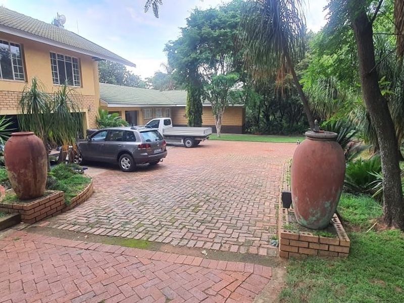 Hidden Gem In Shere, Nature, Privacy and Endless Potential - Photo 7