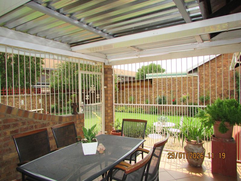 Townhouse For Sale in Bester, Bronkhorstspruit - Photo 6