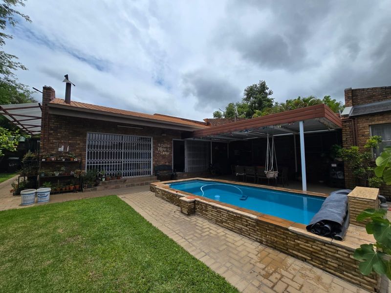 House For Sale in Pretoria North, Pretoria - Photo 1