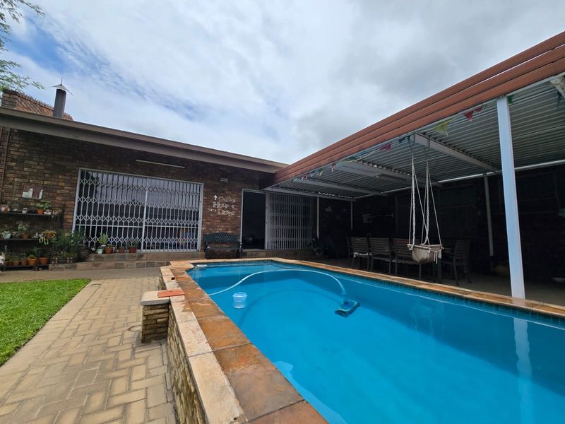 House For Sale in Pretoria North, Pretoria - Photo 2
