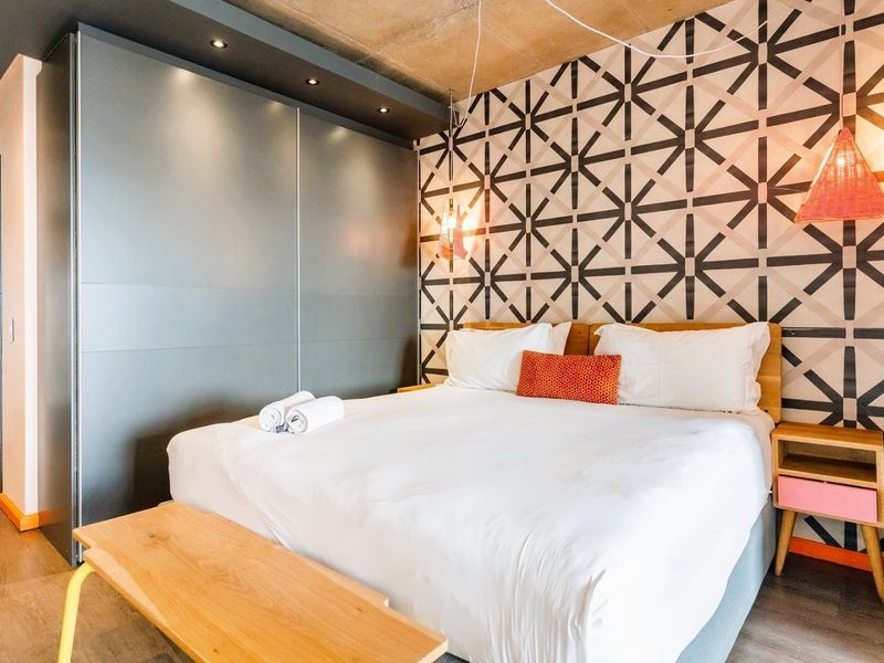 Furnished Studio Apartment For Sale in Woodstock, Cape Town - Photo 9
