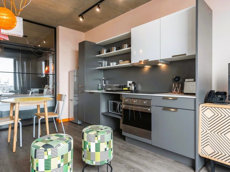 Furnished Studio Apartment For Sale in Woodstock, Cape Town - Photo 7