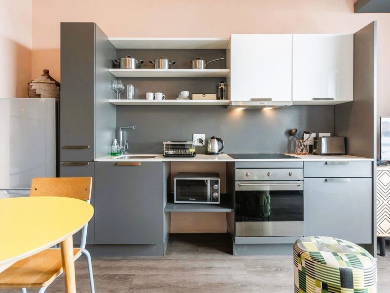 Furnished Studio Apartment For Sale in Woodstock, Cape Town - Photo 6
