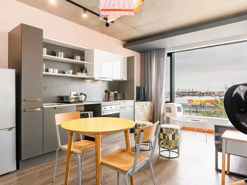 Furnished Studio Apartment For Sale in Woodstock, Cape Town - Photo 3