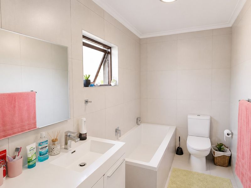 Apartment For Sale in Strathavon, Sandton - Photo 10
