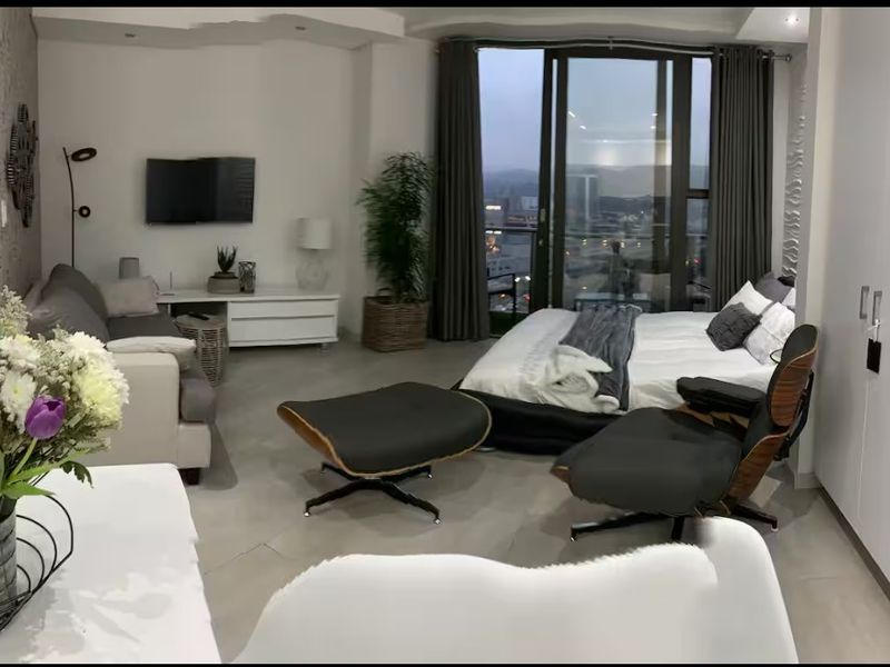Studio apartment For Sale in Bedfordview - Photo 3