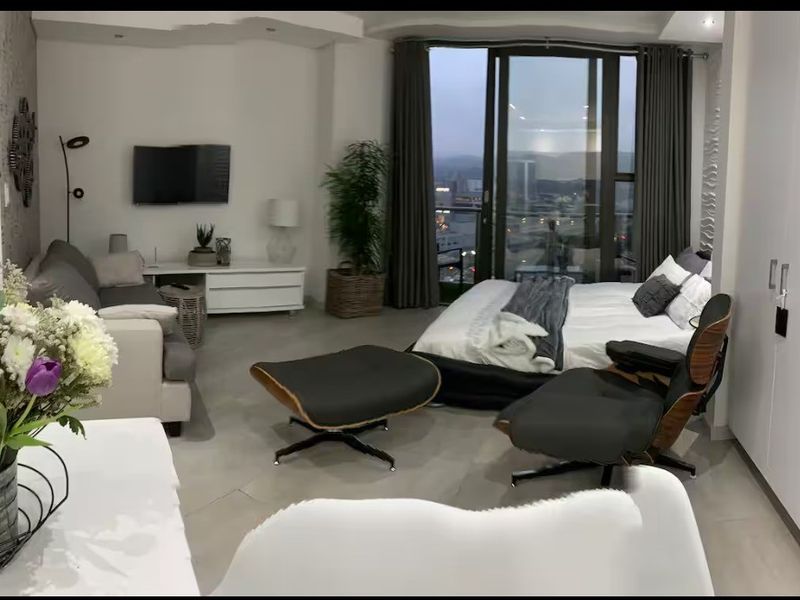 Studio apartment For Sale in Bedfordview - Photo 1