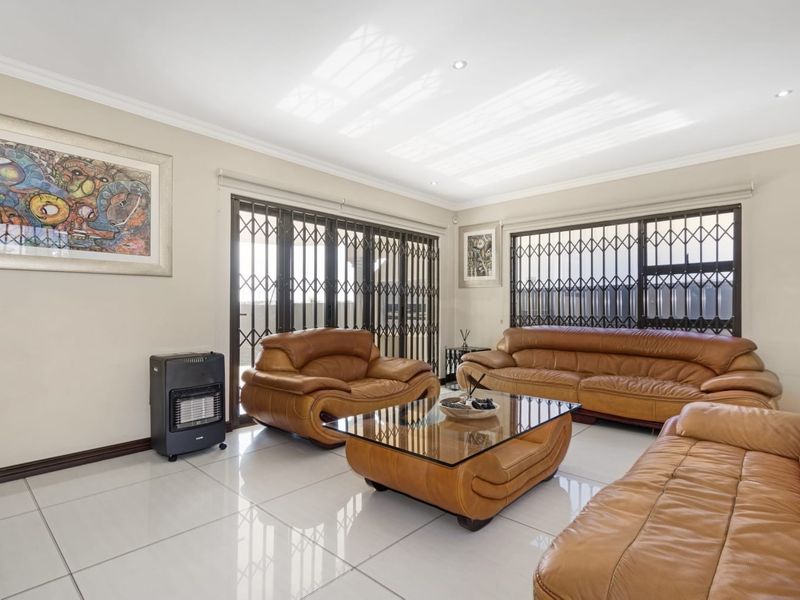 House For Sale in Birch Acres, Kempton Park - Photo 4