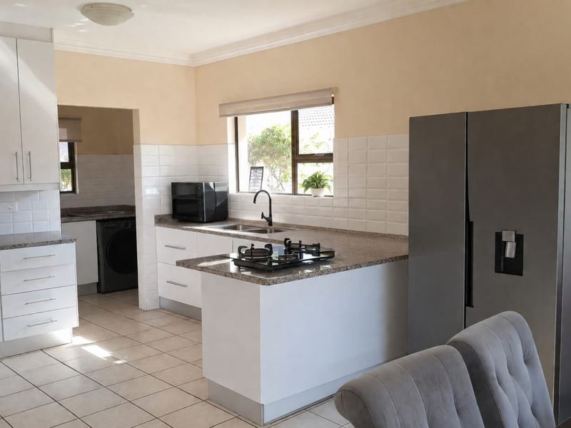 Elegant Single-Level Living in a Prestigious Ballito Estate - Photo 4