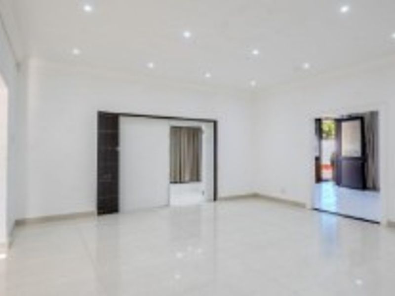 Exceptional 7-Bedroom Durban North Home with Private Salaah and Wudhu Facilities - Photo 6