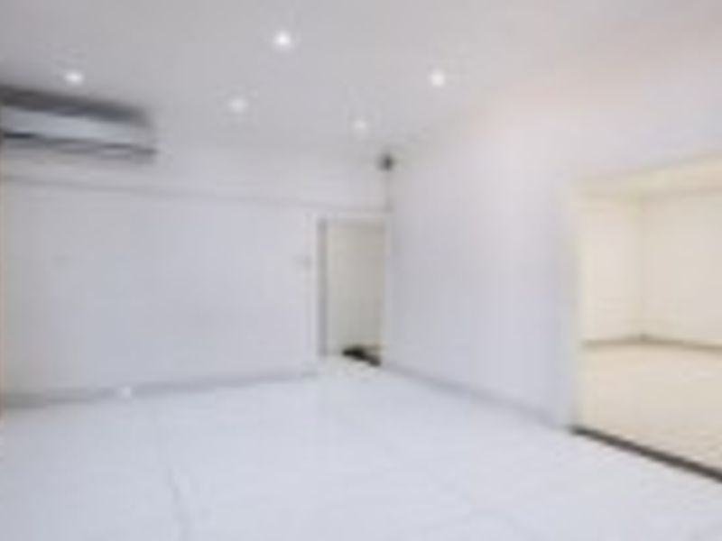 Exceptional 7-Bedroom Durban North Home with Private Salaah and Wudhu Facilities - Photo 3