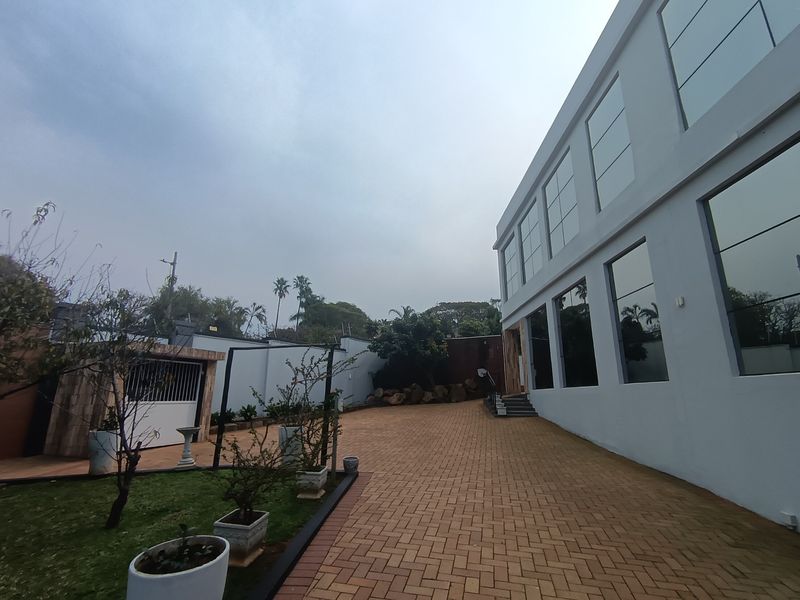 TWO EXCEPTIONAL DURBAN NORTH HOMES - IDEAL FOR EXTENDED-FAMILY LIVING - Photo 1