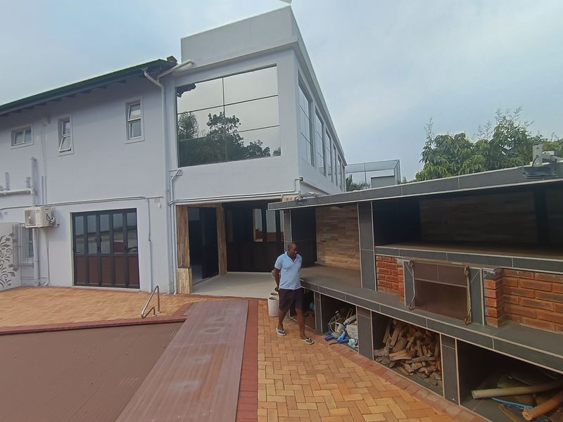 TWO EXCEPTIONAL DURBAN NORTH HOMES - IDEAL FOR EXTENDED-FAMILY LIVING - Photo 2