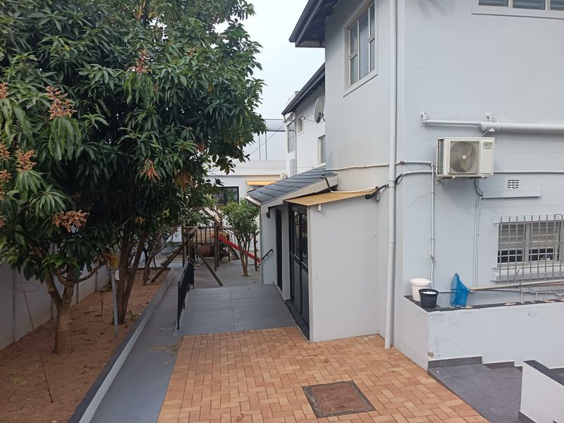 TWO EXCEPTIONAL DURBAN NORTH HOMES - IDEAL FOR EXTENDED-FAMILY LIVING - Photo 4
