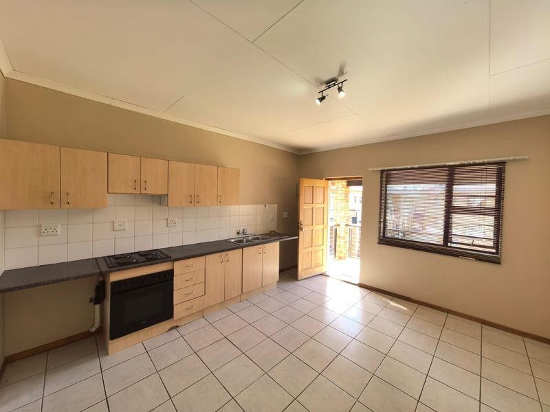 Your Peaceful 1 Bedroom Haven Awaits: Modern, Secure and Effortless Living in Rhodesdene, Kimberley - Photo 3