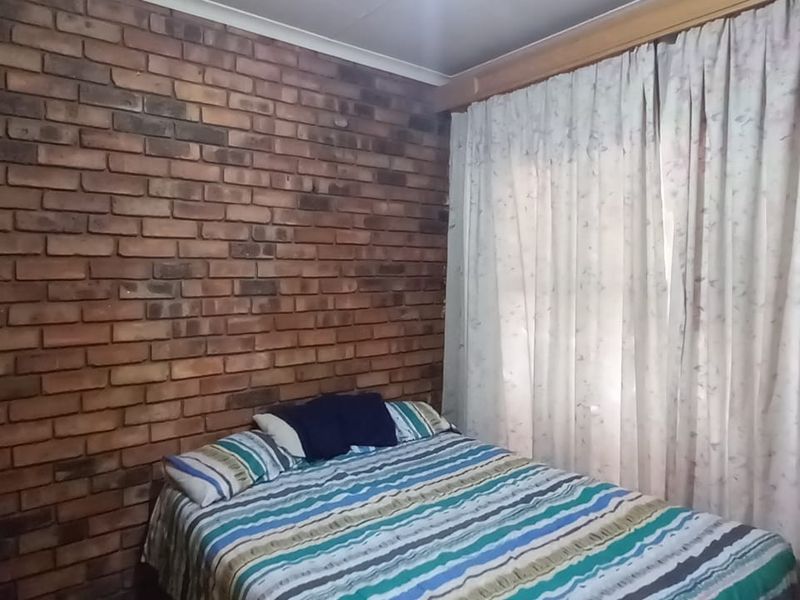 House For Sale in Lenasia South Ext 1, Johannesburg - Photo 10