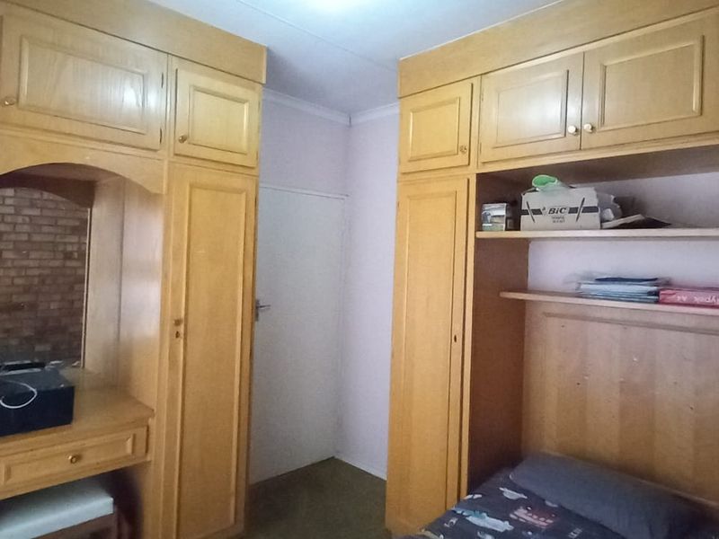 House For Sale in Lenasia South Ext 1, Johannesburg - Photo 3