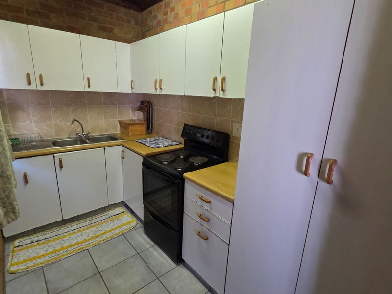 4 Bedroom Beachfront home Leisure Bay, Port Edward, KwaZulu Natal - Photo 10