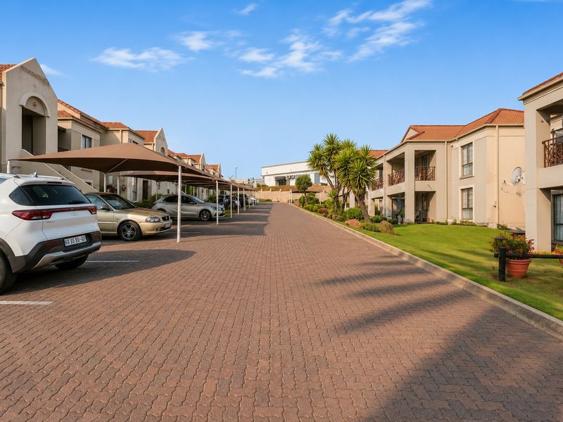Modern Ground Floor 2 Bedroom Apartment For Sale in Aquila, Oakdene - Photo 5
