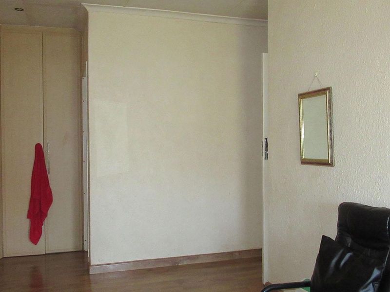 House For Sale in Lenasia South, Johannesburg - Photo 8