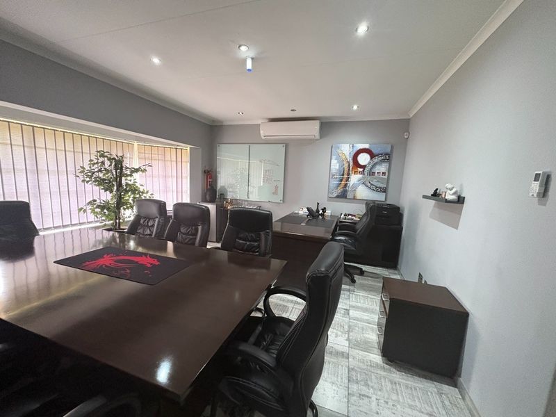 2.3 ha farm for sale in Crowthorne AH - business or residential use - Photo 8