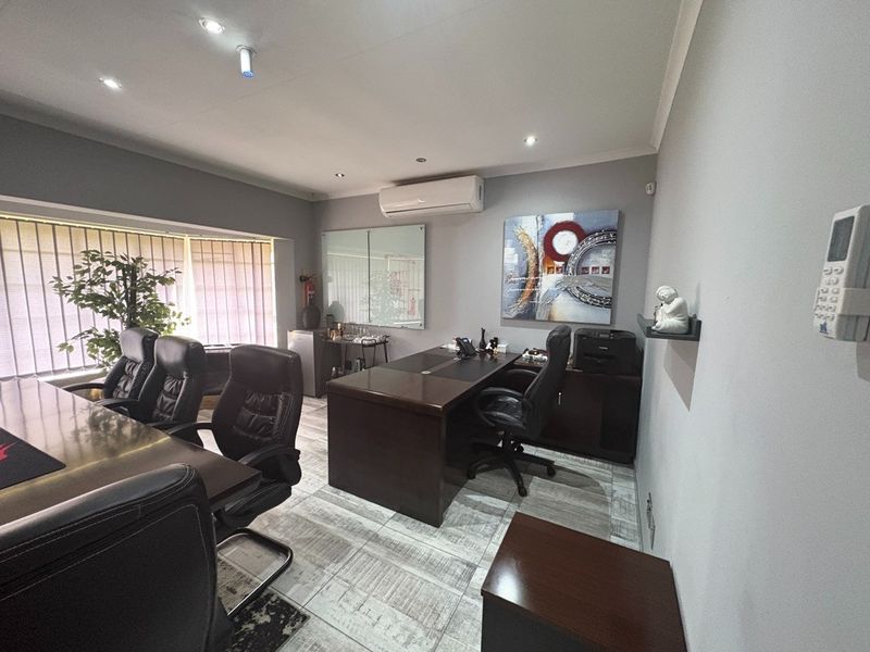 2.3 ha farm for sale in Crowthorne AH - business or residential use - Photo 10