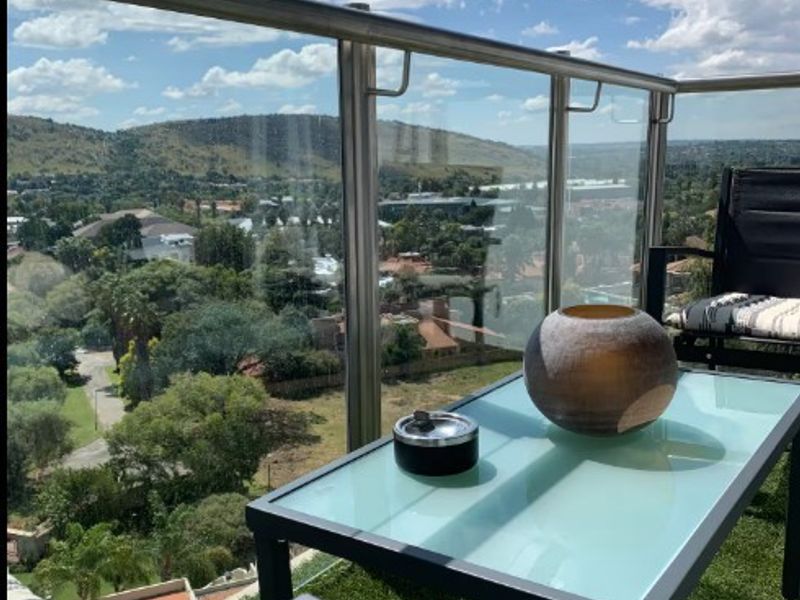 Apartment For Sale in Bedfordview - Photo 2