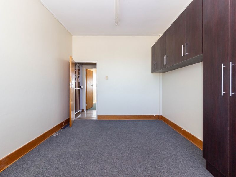 Compact First Floor Office to Let in Summerstrand | 30 sqm - Photo 9