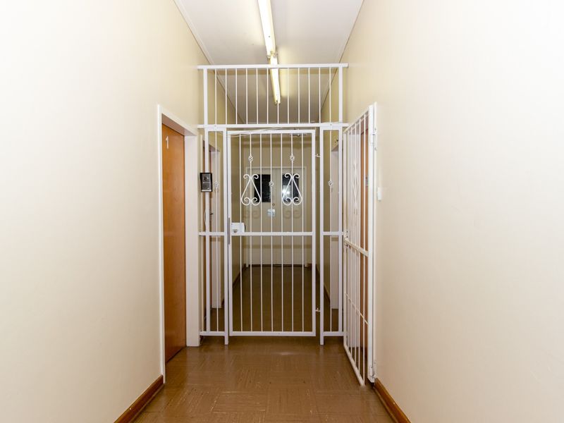 Compact First Floor Office to Let in Summerstrand | 30 sqm - Photo 3