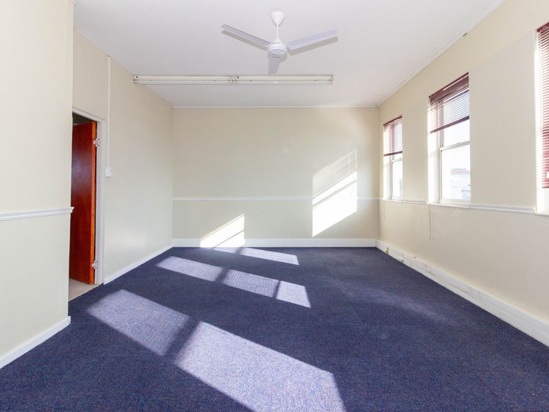 Spacious First Floor Office to Let in Summerstrand | 77 sqm - Photo 1