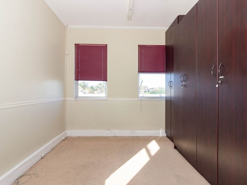 Spacious First Floor Office to Let in Summerstrand | 77 sqm - Photo 9