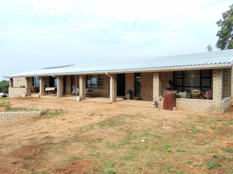 Seaside Opportunity: Expansive 7 Bedroom Property For Sale in Palm Beach, Port Edward, KZN - Photo 1