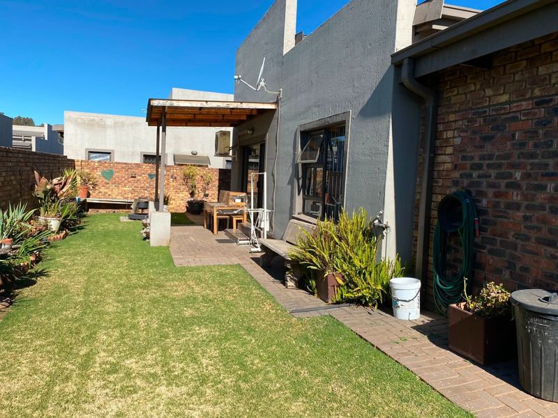 Townhouse For Sale in Kookrus, Meyerton - Photo 8