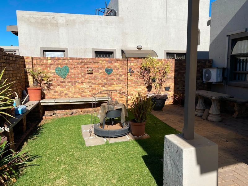 Townhouse For Sale in Kookrus, Meyerton - Photo 7