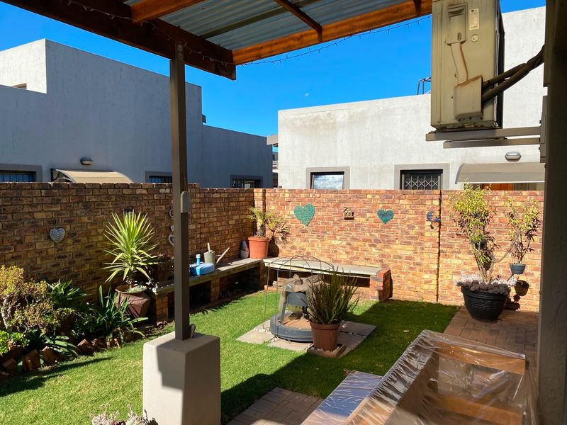 Townhouse For Sale in Kookrus, Meyerton - Photo 6