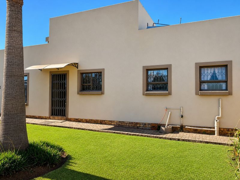 Townhouse For Sale in Kookrus, Meyerton - Photo 3