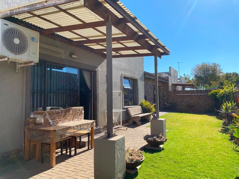 Townhouse For Sale in Kookrus, Meyerton - Photo 4