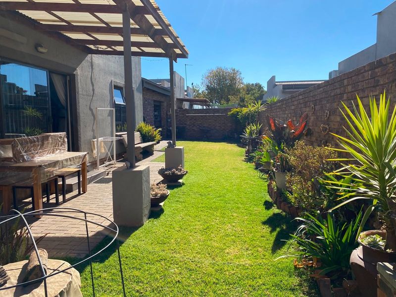 Townhouse For Sale in Kookrus, Meyerton - Photo 5