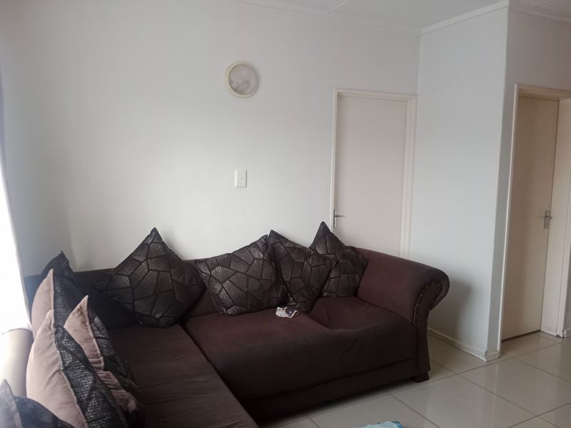 Neat 2-bed in Ridgeview - Photo 7