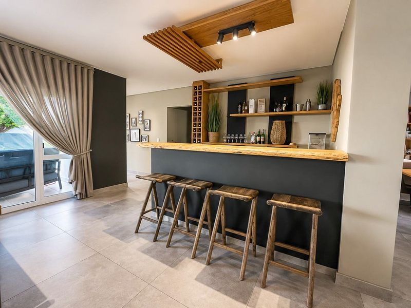 Contemporary Cape Dutch Fairway Sanctuary: Architectural Perfection in Fancourt, George, SA - Photo 10