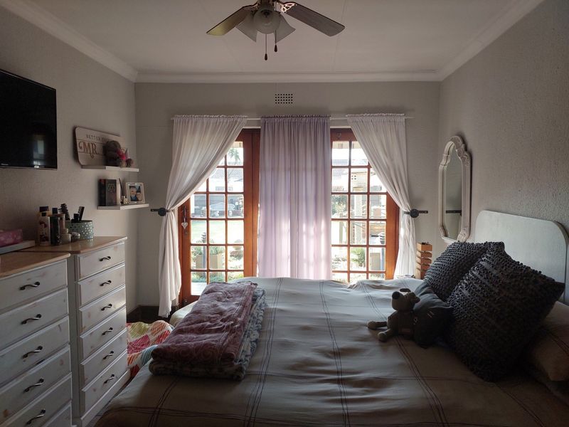 House with Cottage and Teen pad For Sale in Parkrand - Photo 10