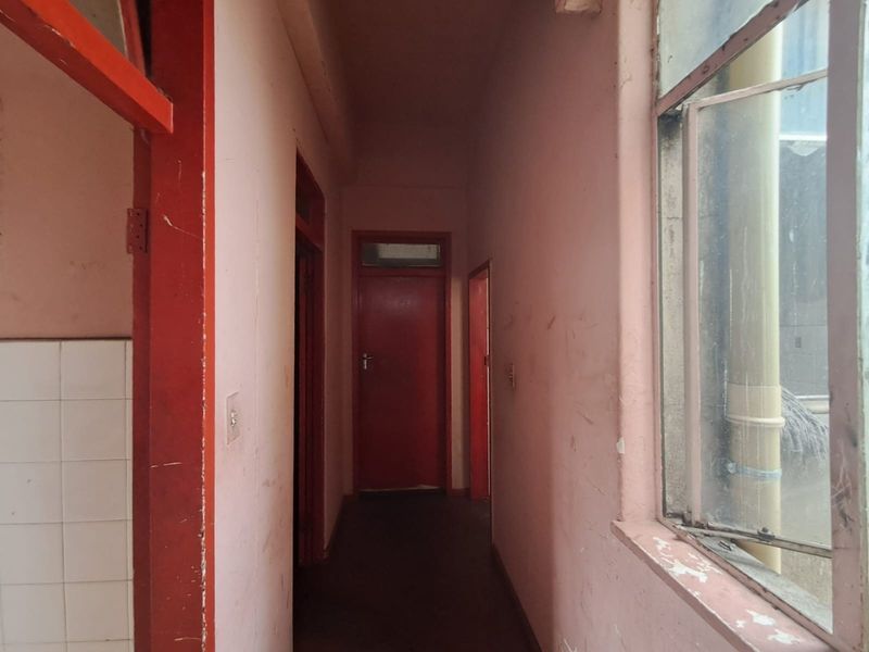 Apartment For Sale in Yeoville, Johannesburg - Photo 9