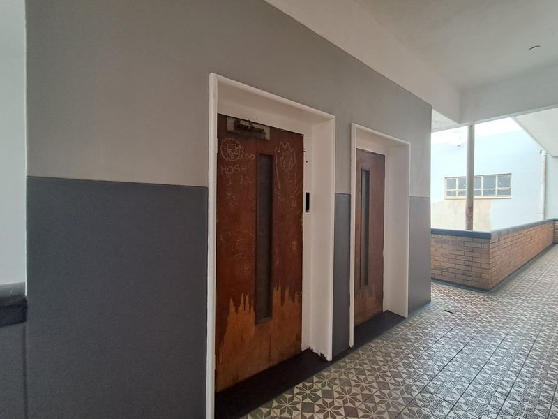 Apartment For Sale in Yeoville, Johannesburg - Photo 7
