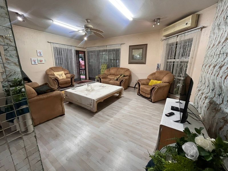Bed And  Breakfast For Sale in Bedfordview - Photo 5