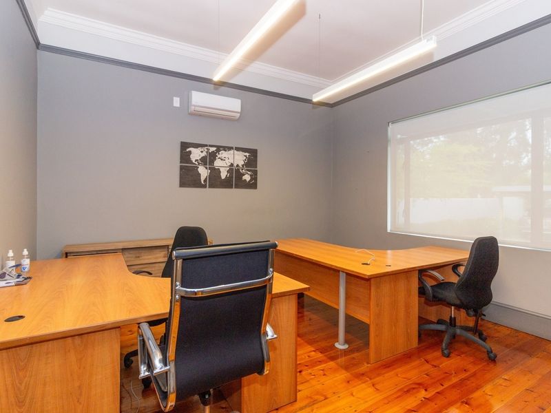 Fully Furnished Office to Let on Main Road, Walmer | 179 sqm - Photo 1