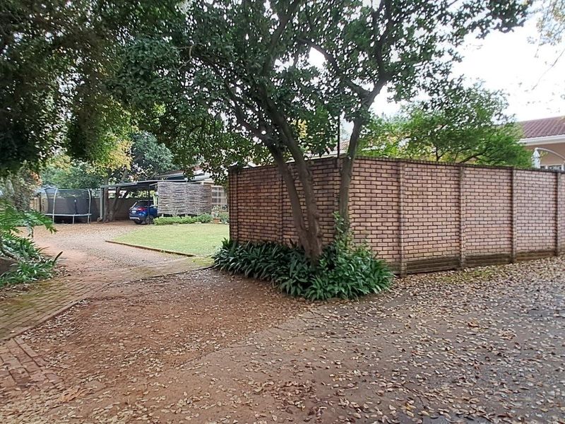 House For Sale in Lynnwood Glen, Pretoria - Photo 2