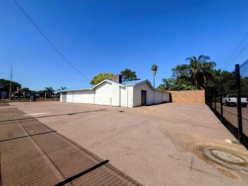 Commercial Property For Sale in Waverley, Pretoria - Photo 3