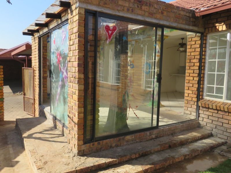 Complex For Sale in Wierdaglen Estate Centurion Gauteng - Photo 7