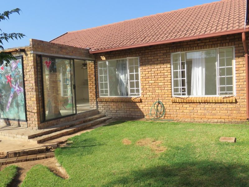 Complex For Sale in Wierdaglen Estate Centurion Gauteng - Photo 6