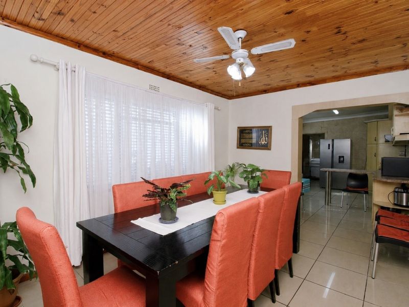 Family Entertainer with Separate Entrance Potential - Photo 4